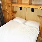شقة Pleasant With Paid Sauna نينداز